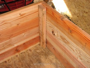 homemade-garden-coldframe-06-vertical-brace